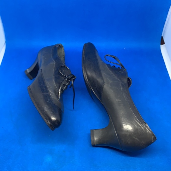 Vintage Gray and black Chaussures Givenchy laced Paris shoes - Picture 5 of 11